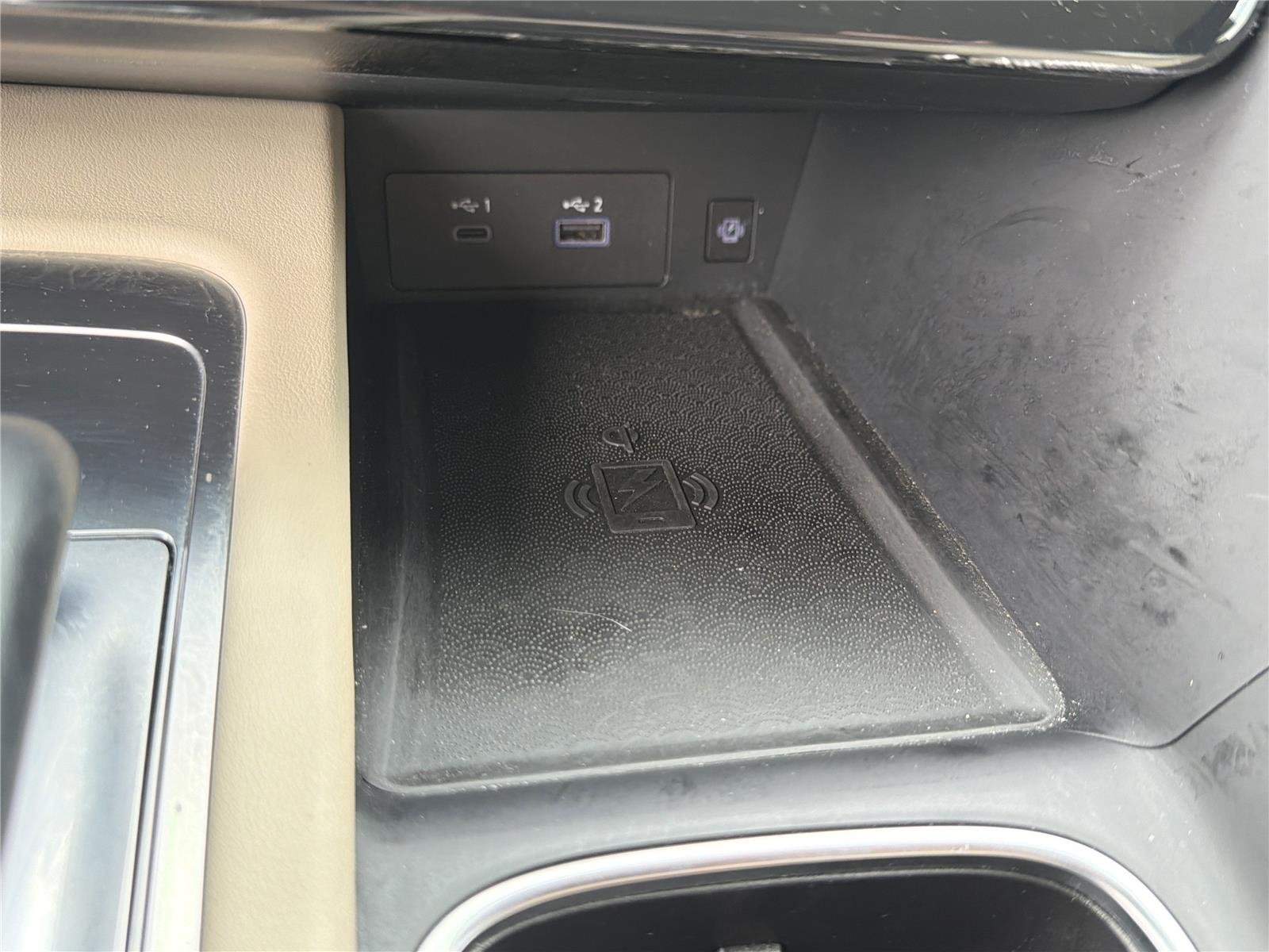 Certified Used 2024 Mineral Black INFINITI LUXE image 16