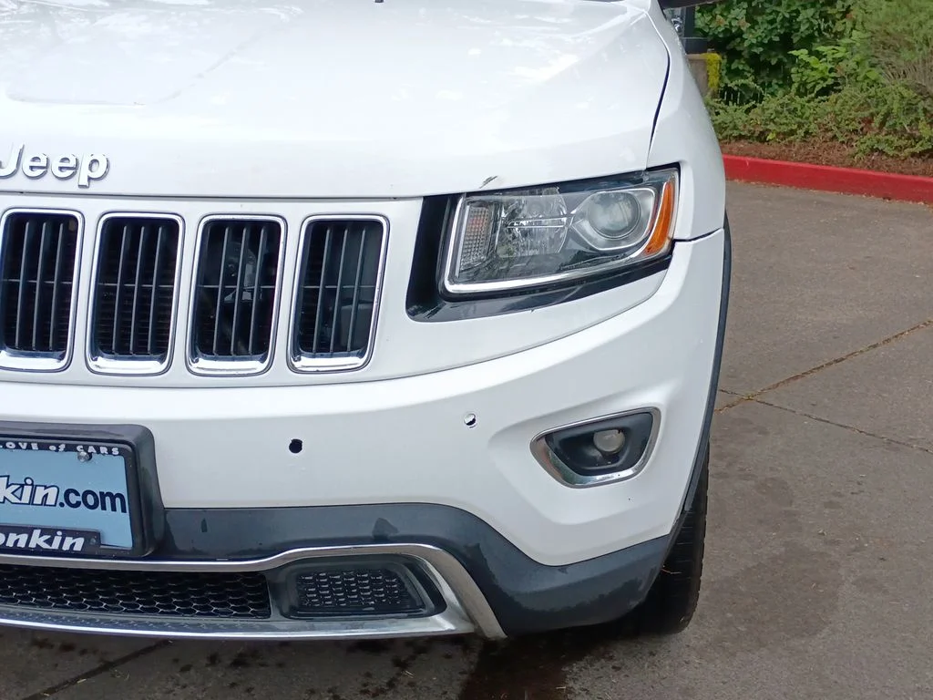 Used 2014 Black Forest Green Pearlcoat Jeep Limited image 9