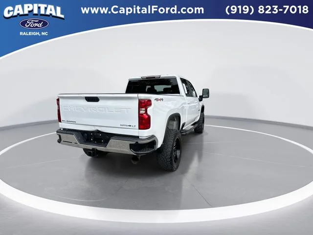 Used 2021 White Chevrolet LT image 8
