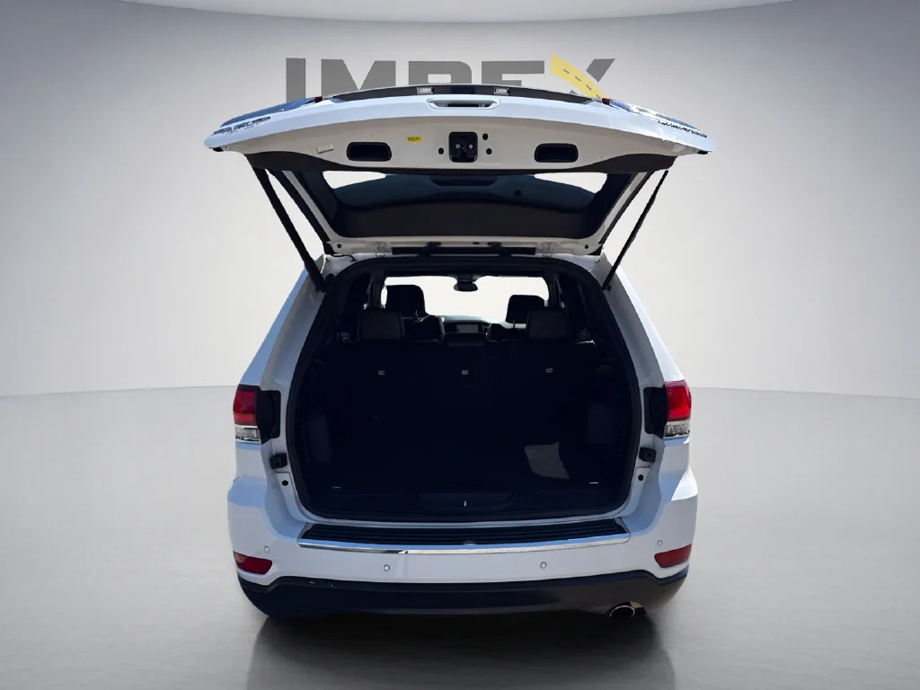 Used 2022  Jeep Limited image 35