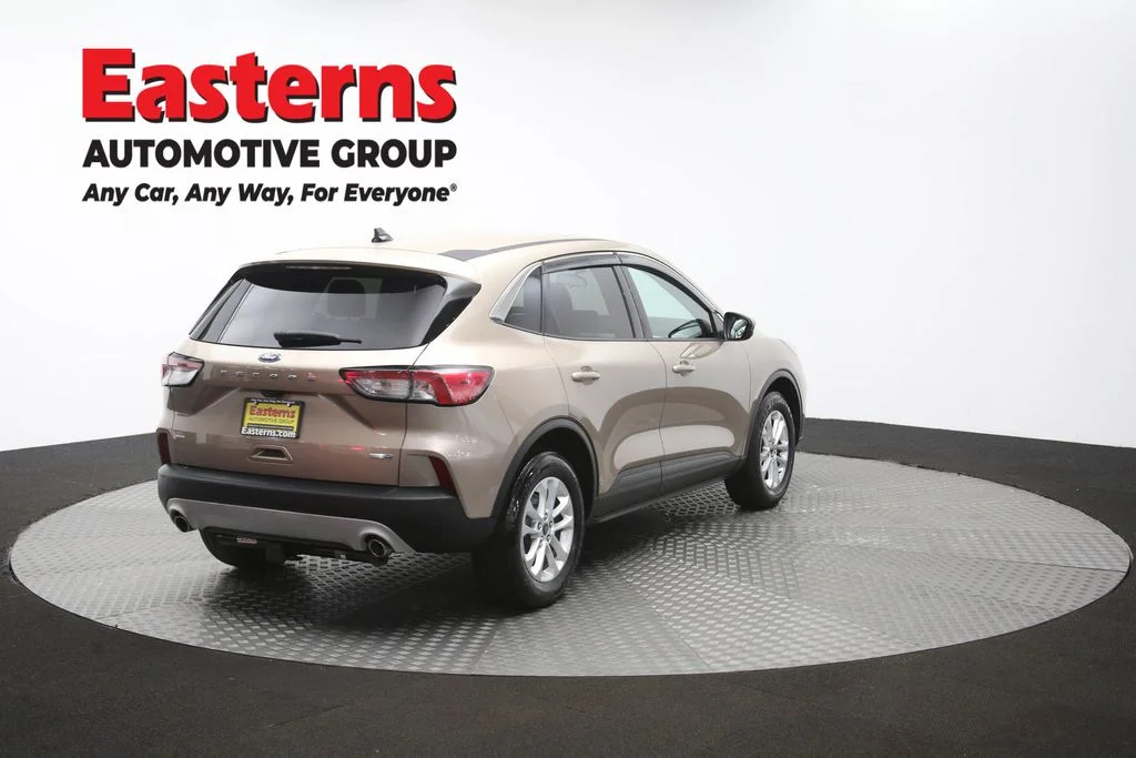 Used 2020 Gold Ford SE image 41