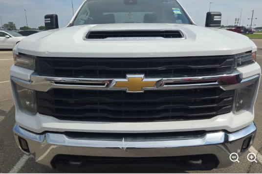Used 2024 White Chevrolet LT image 7