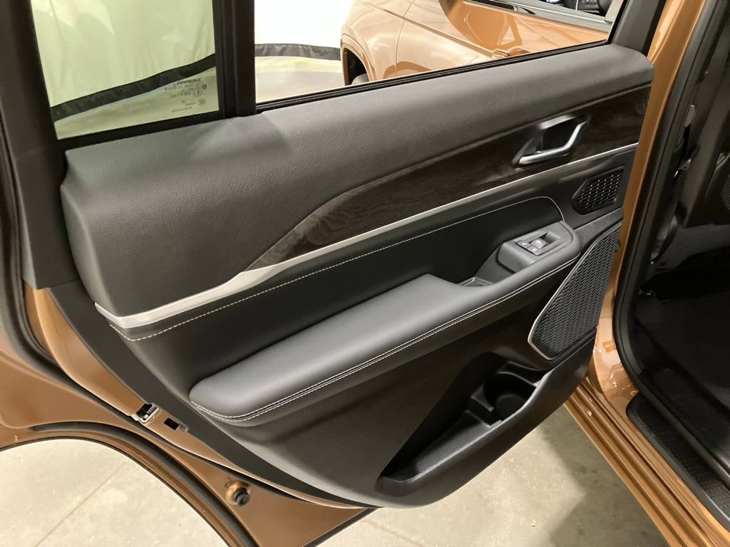 New 2026 Copper Shino Metallic Clear-Coat Exterior Paint Jeep Limited Reserve image 14