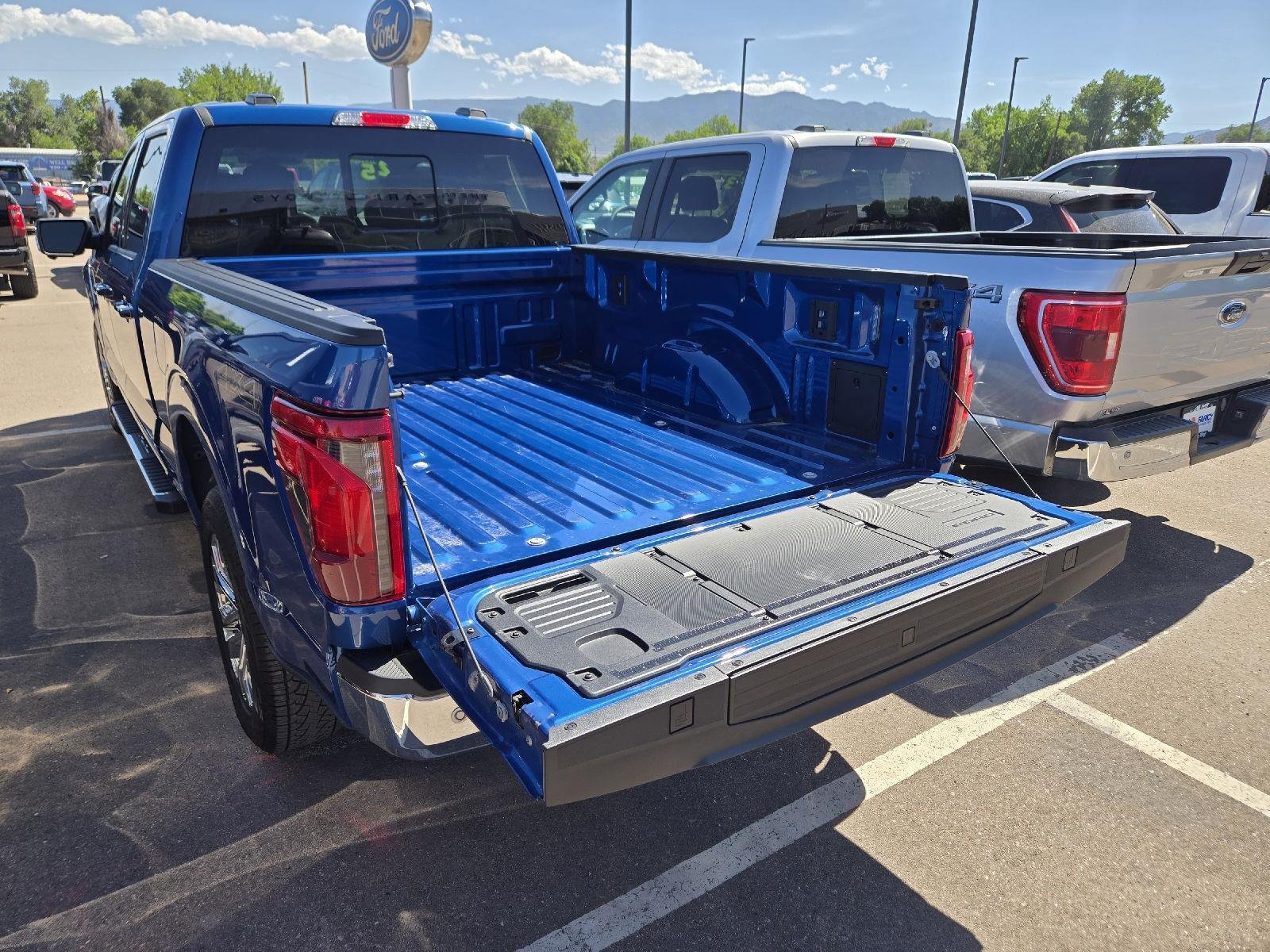 Used 2025 Atlas Blue FORD XLT image 11
