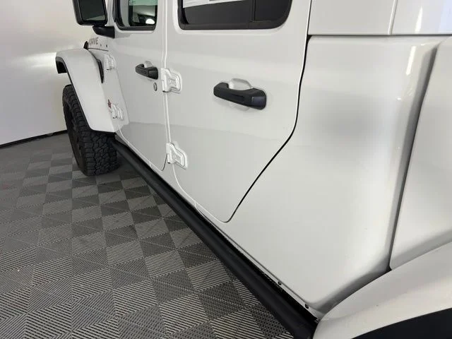 Used 2023 White Jeep Mojave image 10