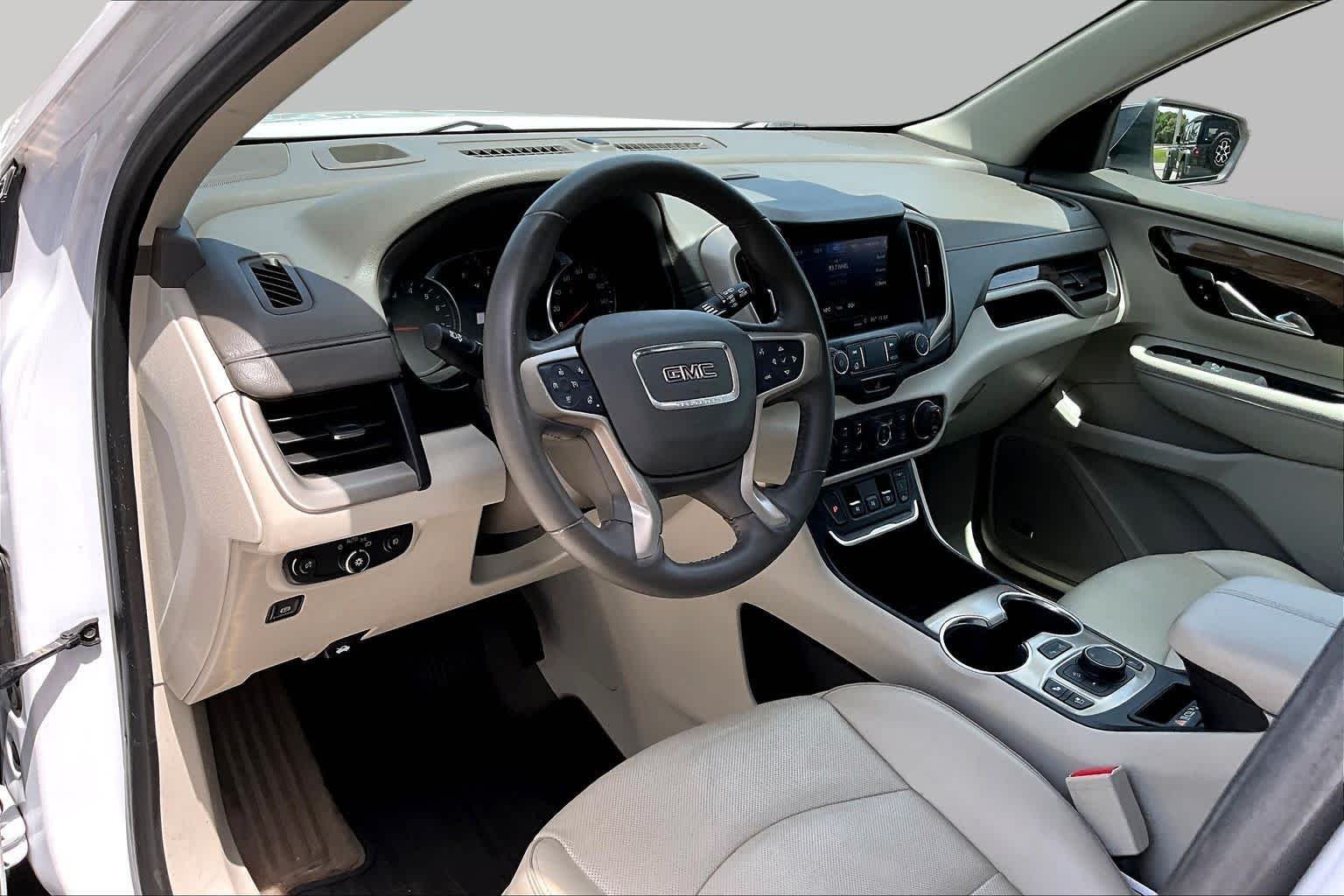 Used 2020 White Frost Tricoat GMC Denali image 18