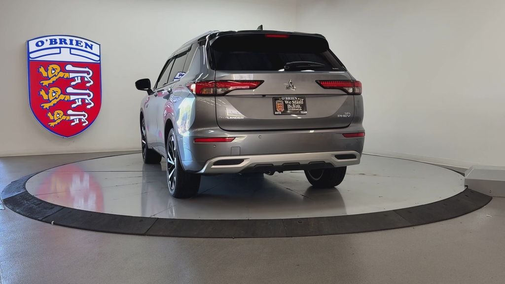 Used 2024  Mitsubishi SEL image 6
