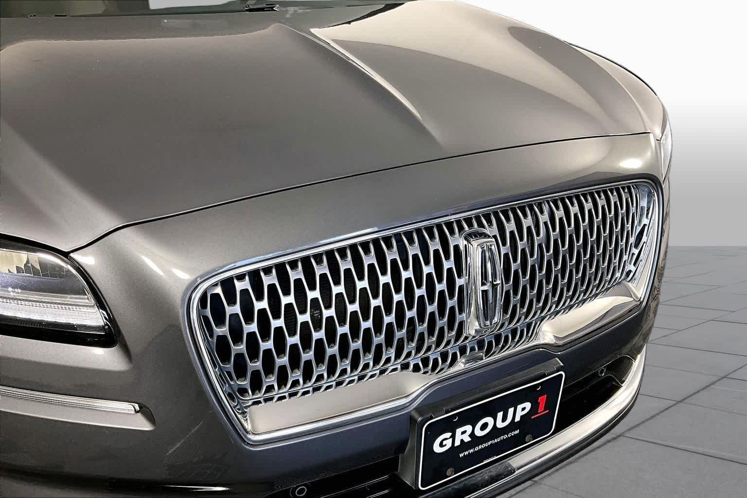 Used 2022 Asher Gray Metallic Clearcoat Lincoln Reserve image 27