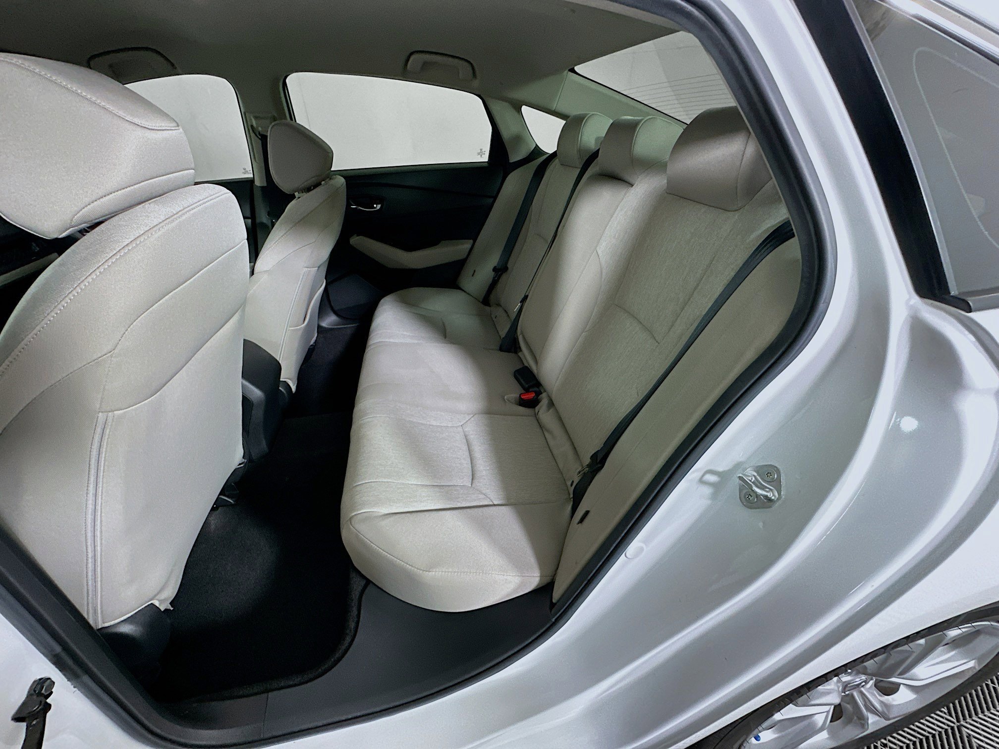 Used 2024 White Honda LX image 25