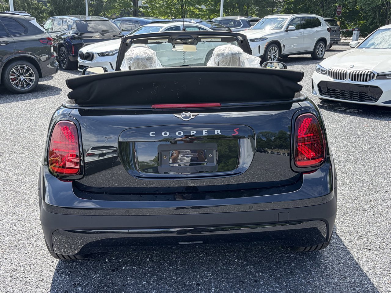New 2026 Midnight Black II Metallic MINI ICONIC image 5