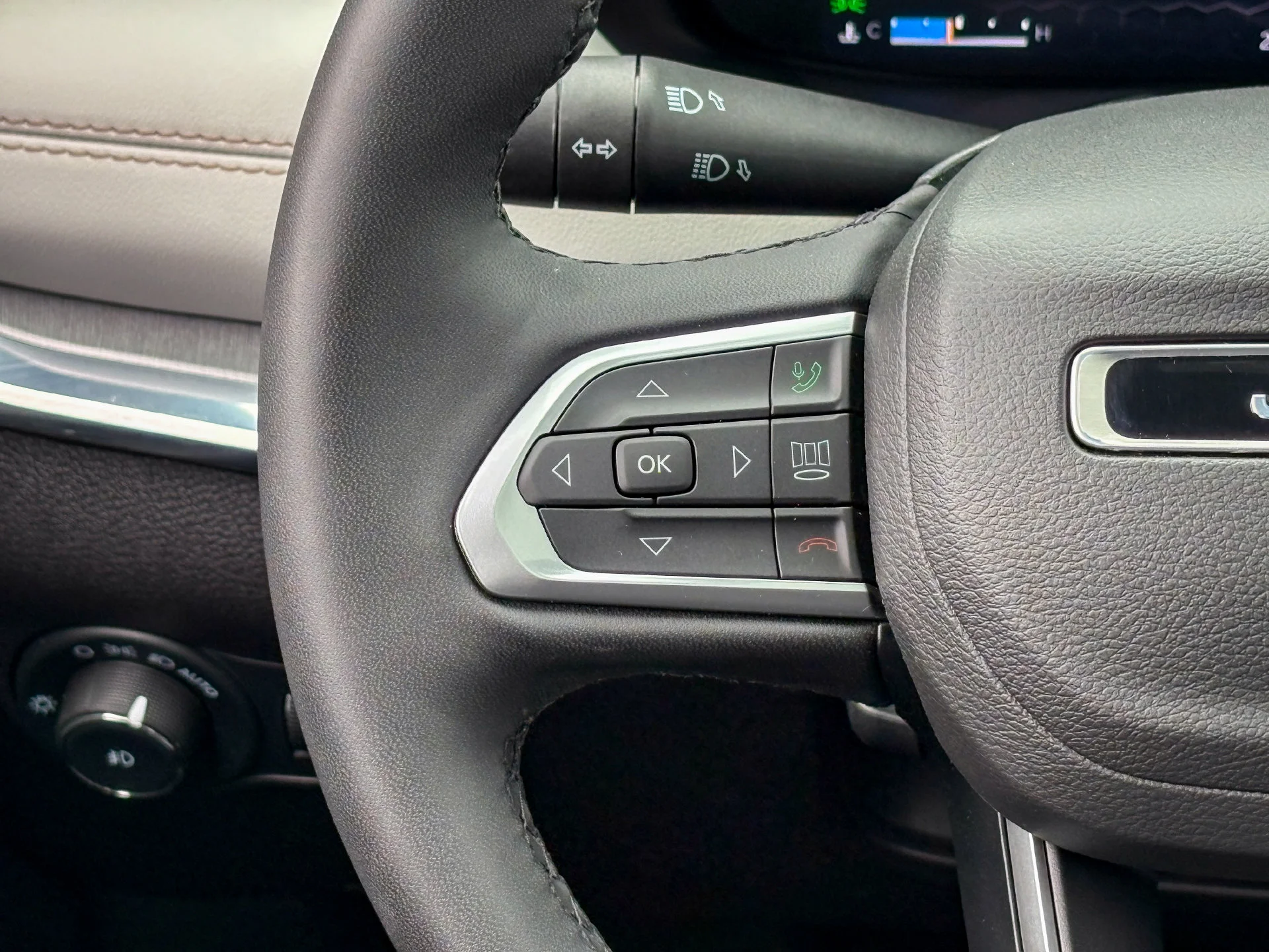 Used 2023 Gray Jeep Limited image 17
