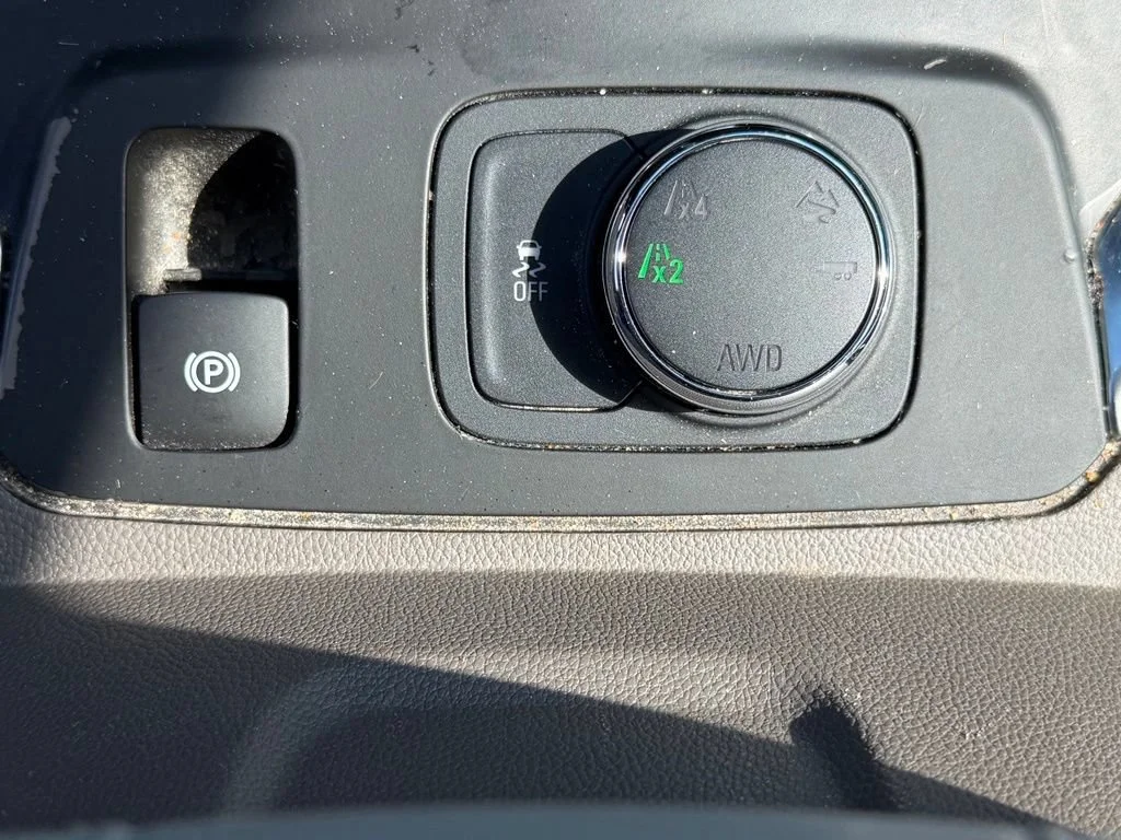 Used 2019 SATIN STEEL METALLIC Chevrolet LT Cloth image 28