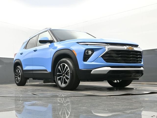 Used 2024 Fountain Blue Chevrolet LT image 22