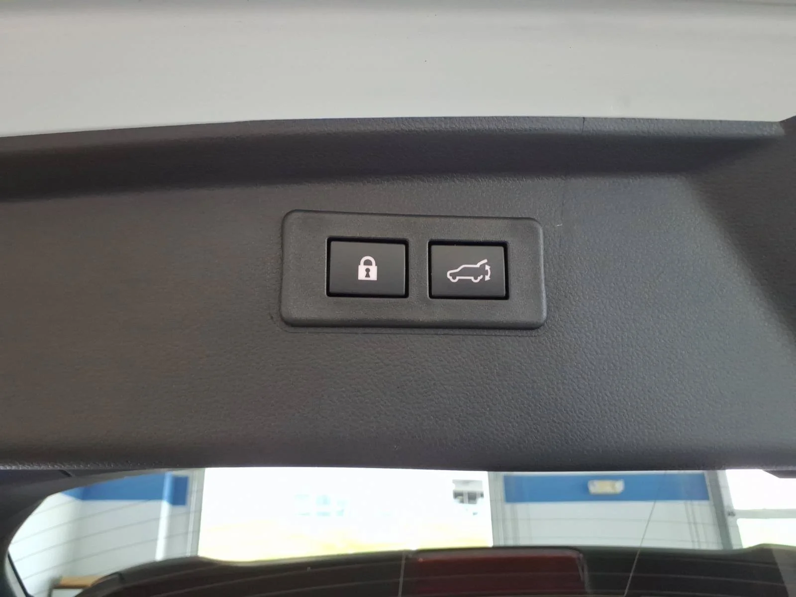 Certified Used 2025 Crystal White Pearl Subaru Onyx Edition image 21