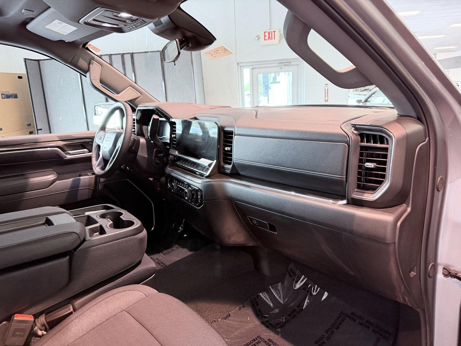 2024 Chevrolet Silverado 1500 LT - Photo 31