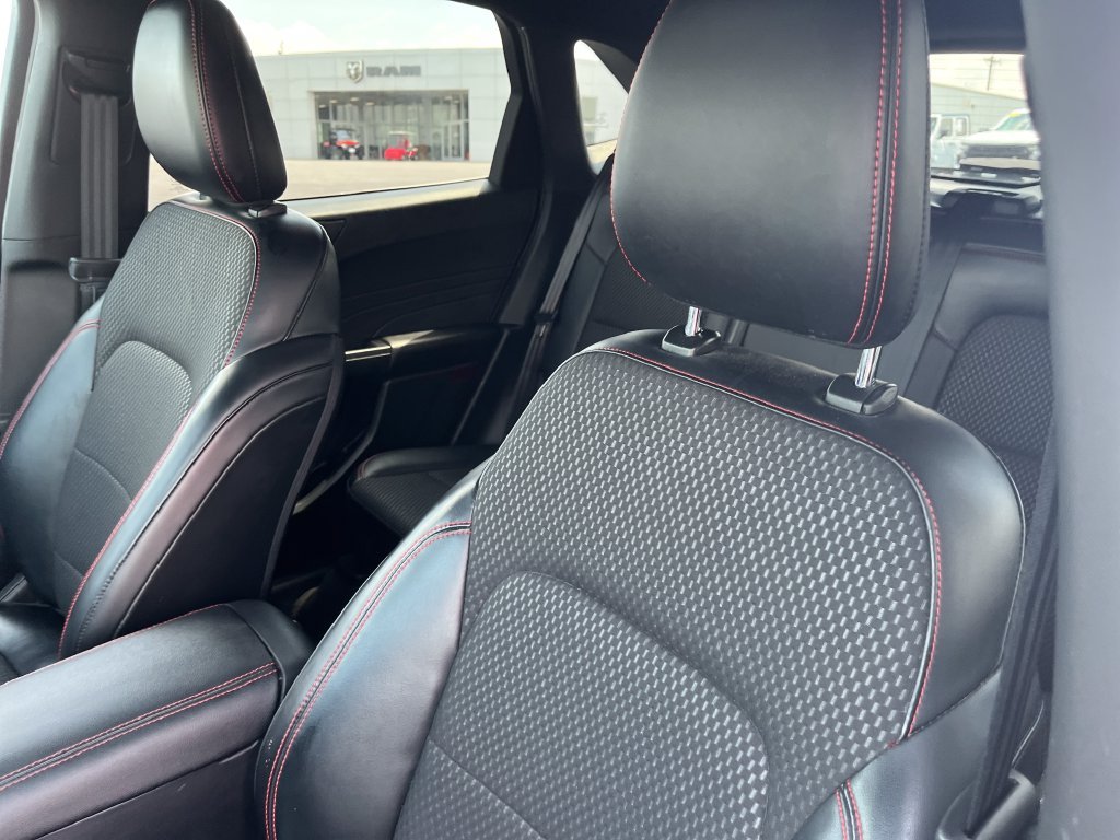 Used 2023 Gray Ford ST-Line image 12