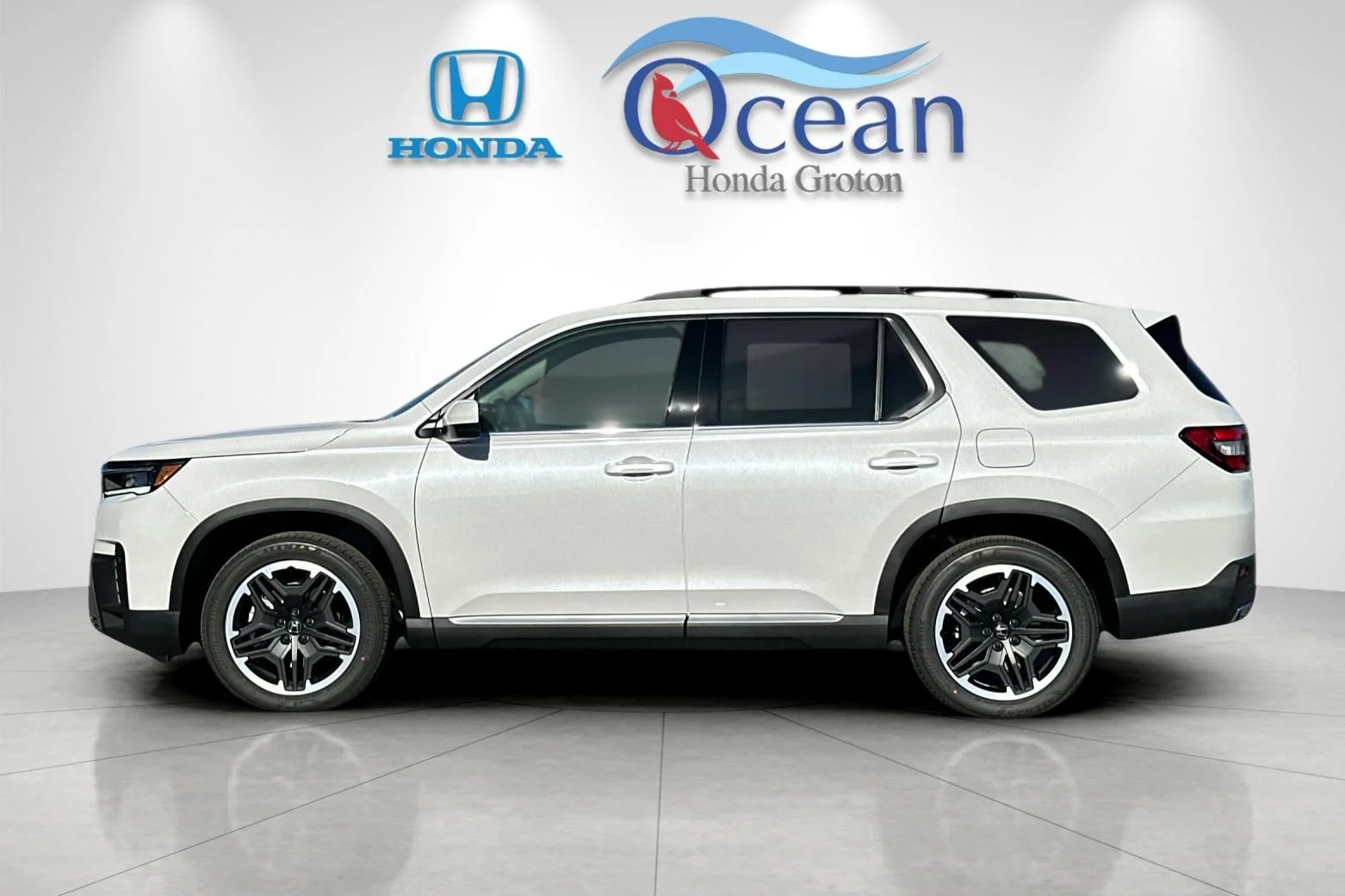 New 2026 Platinum White Pearl Honda AWD Touring image 2