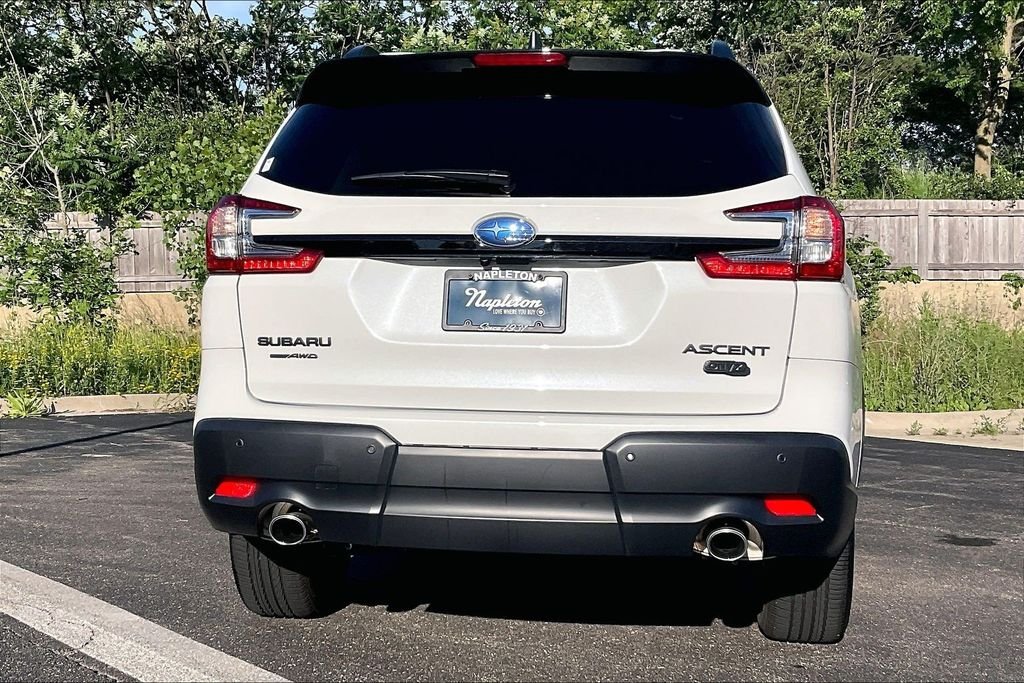 Used 2025 White Subaru Onyx Edition image 3