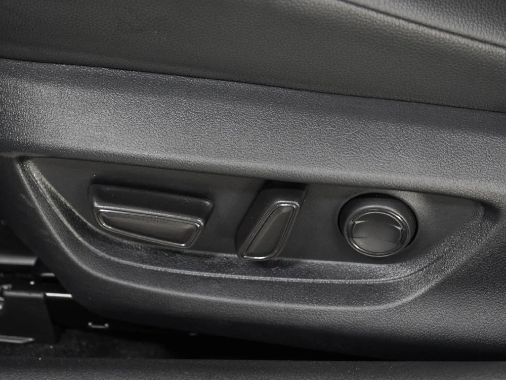 Used 2026  Toyota LE image 20