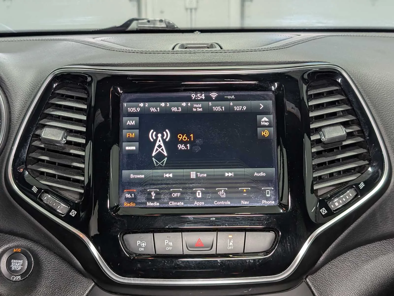 Used 2019 Pearl White Pearlcoat Jeep High Altitude image 18