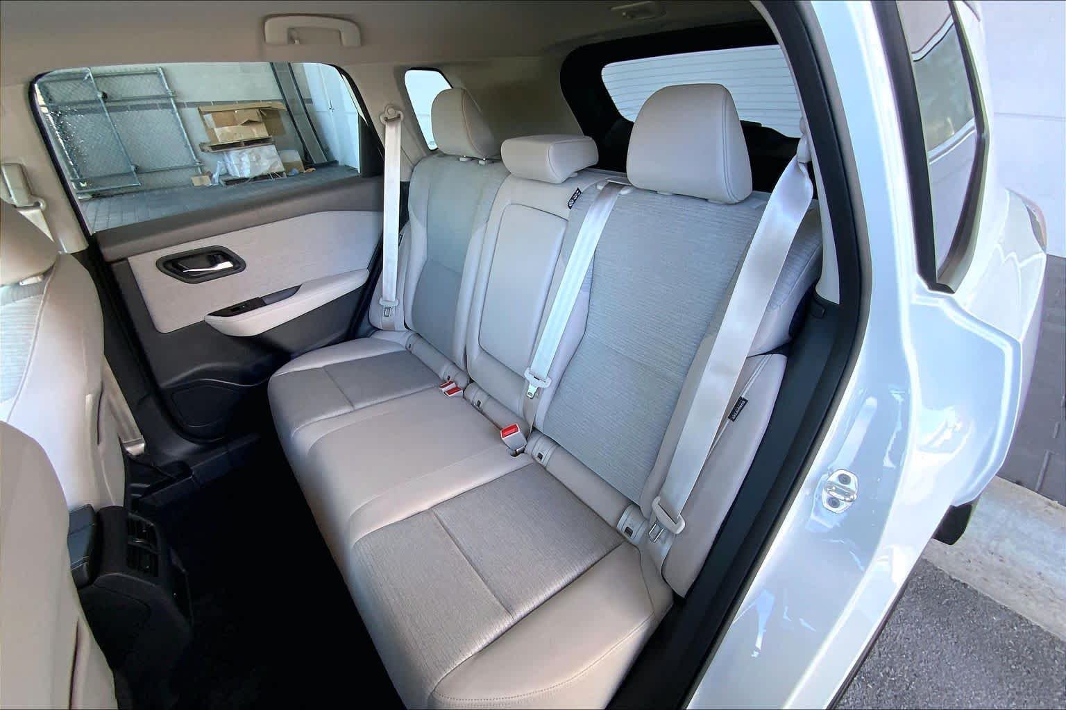 2022 Nissan Rogue SV - Photo 21