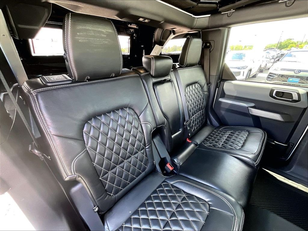 Used 2023 Oxford White Ford Badlands image 15
