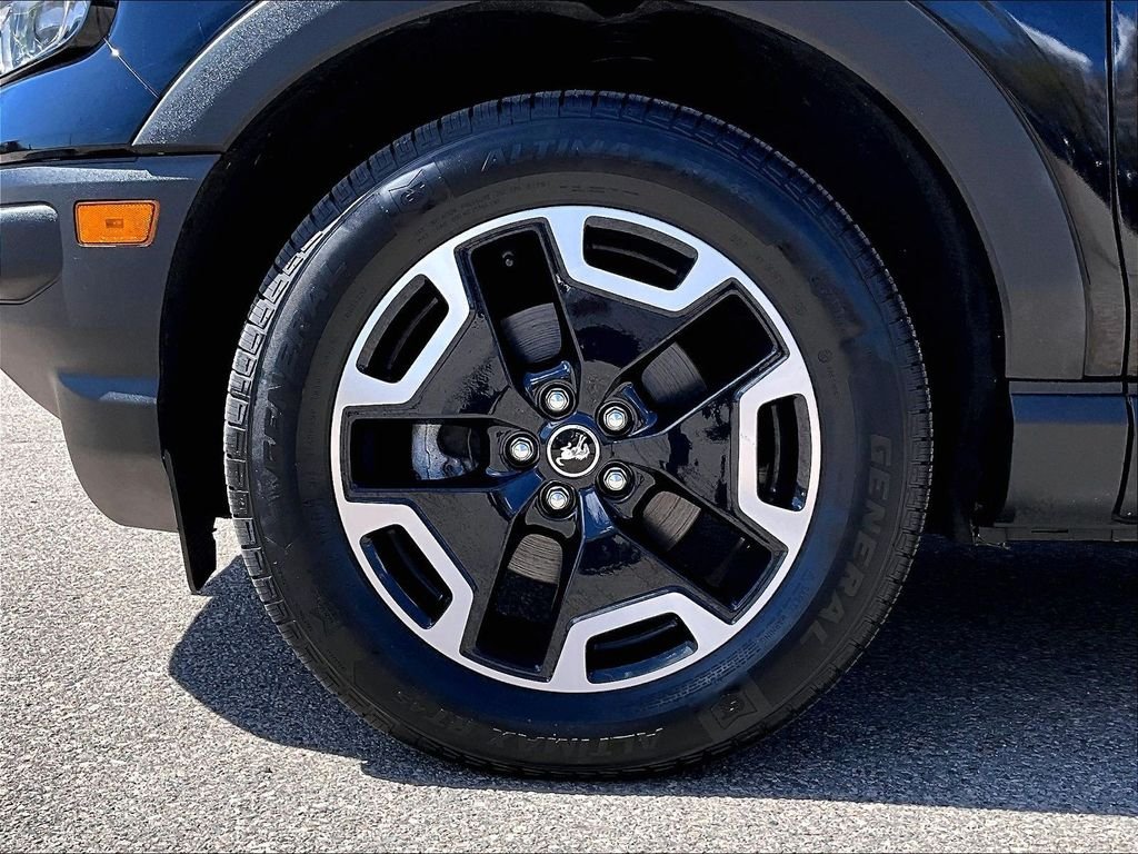 Used 2022 Black Ford Outer Banks image 7