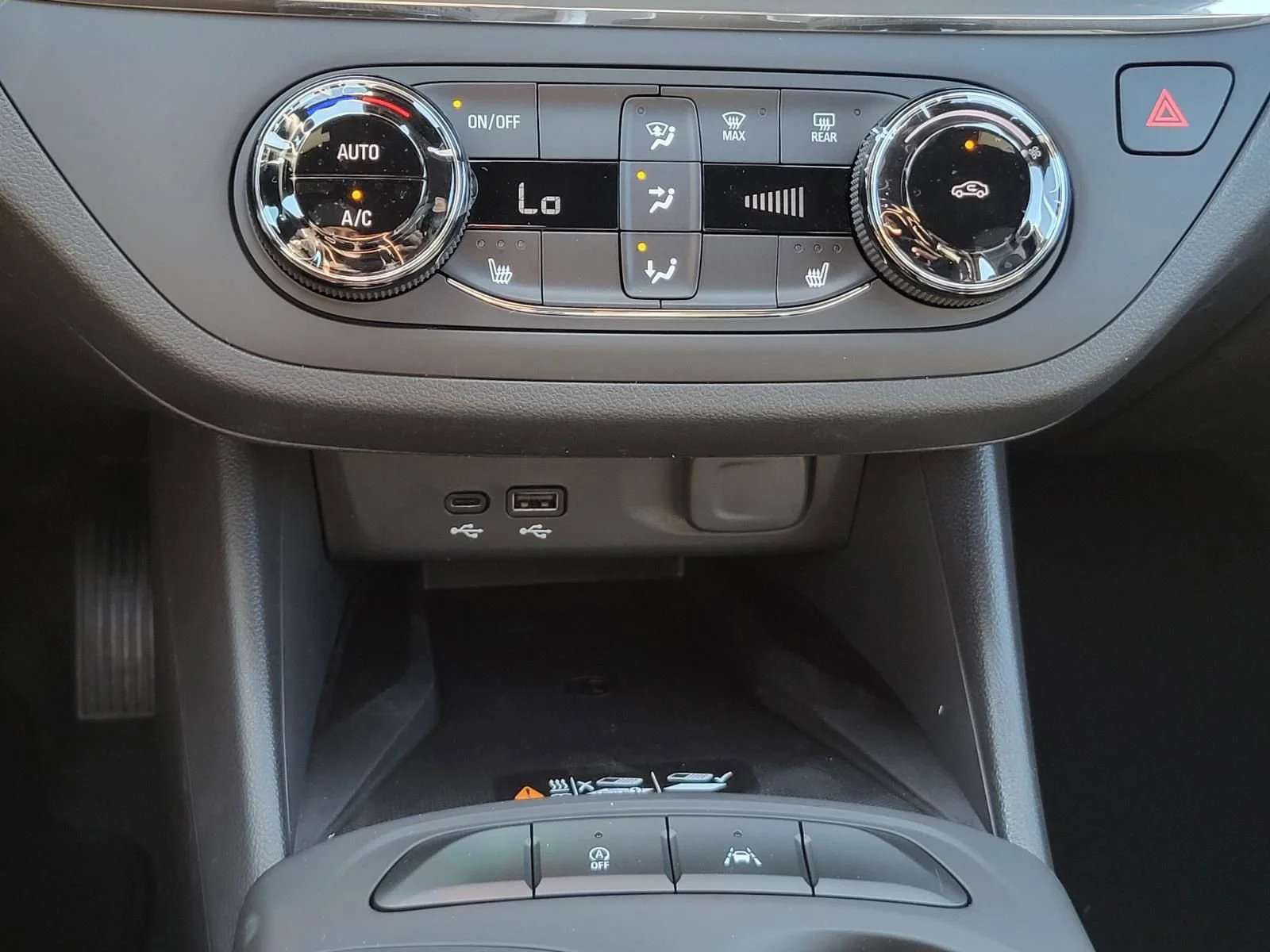 2026 Buick Envista Preferred - Photo 10