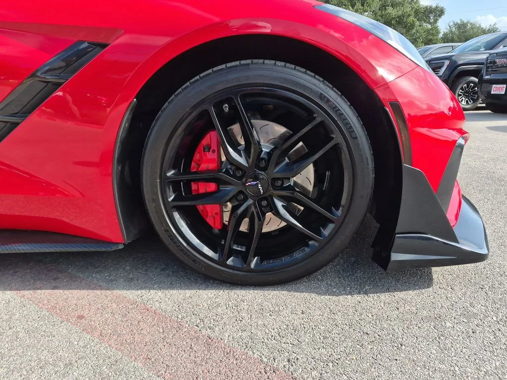 Used 2014 Red Chevrolet Z51 image 16