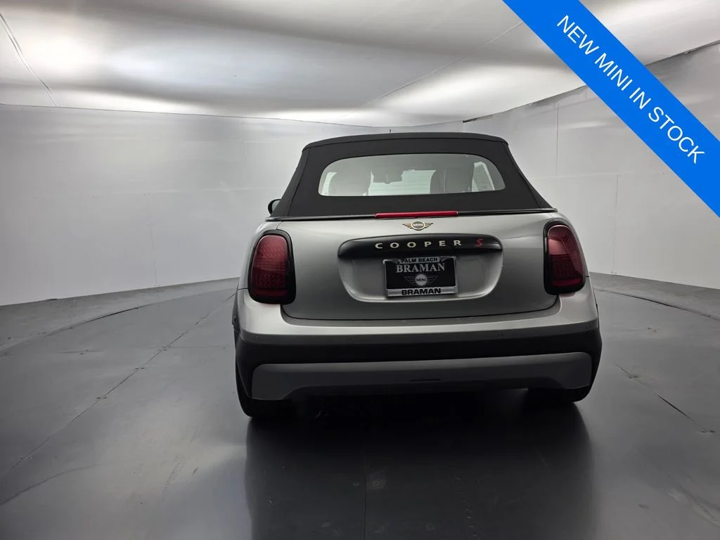 New 2026 Silver MINI Signature Plus image 6