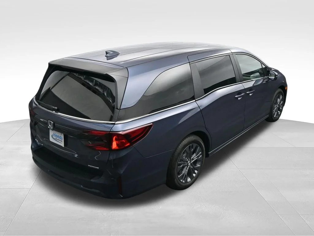 New 2026 Smoke Blue Pearl Honda Touring image 15