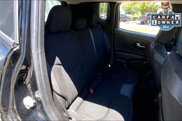 Used 2018 Black Jeep Latitude image 25