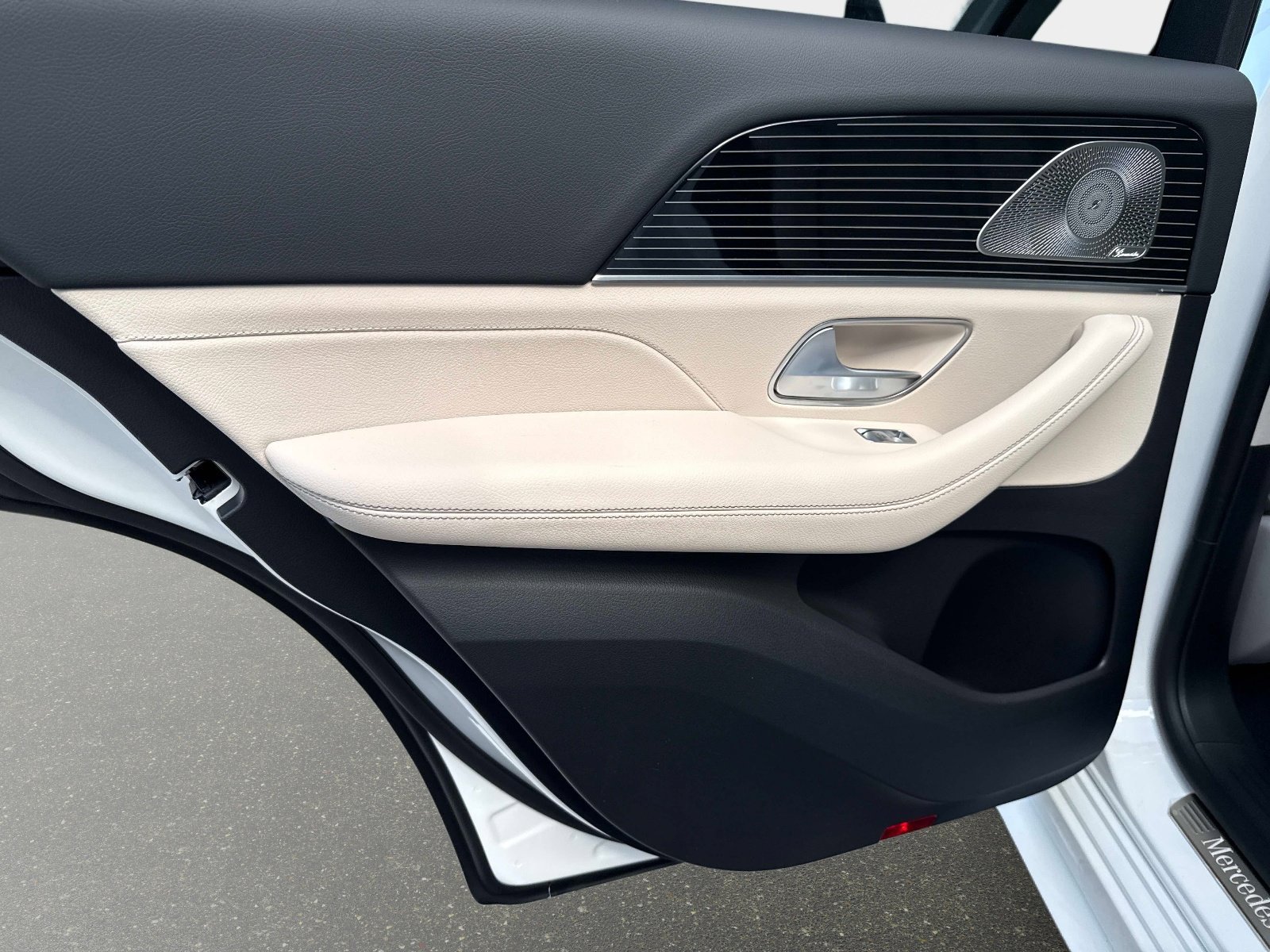New 2026 Polar White Mercedes-Benz 350 4MATIC® SUV image 12