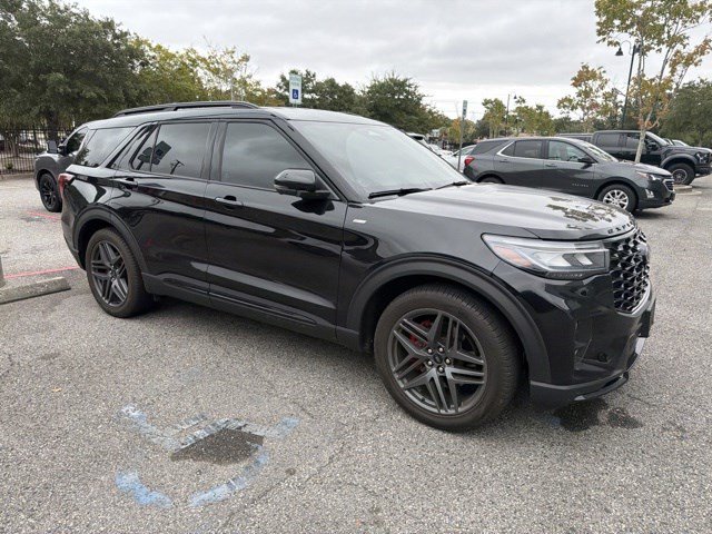 Certified Used 2025 Black Metallic Ford ST-Line image 27
