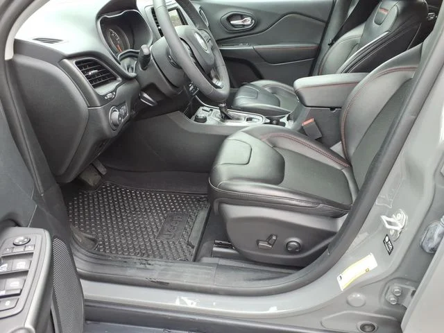 Used 2022 Gray Jeep Trailhawk image 15