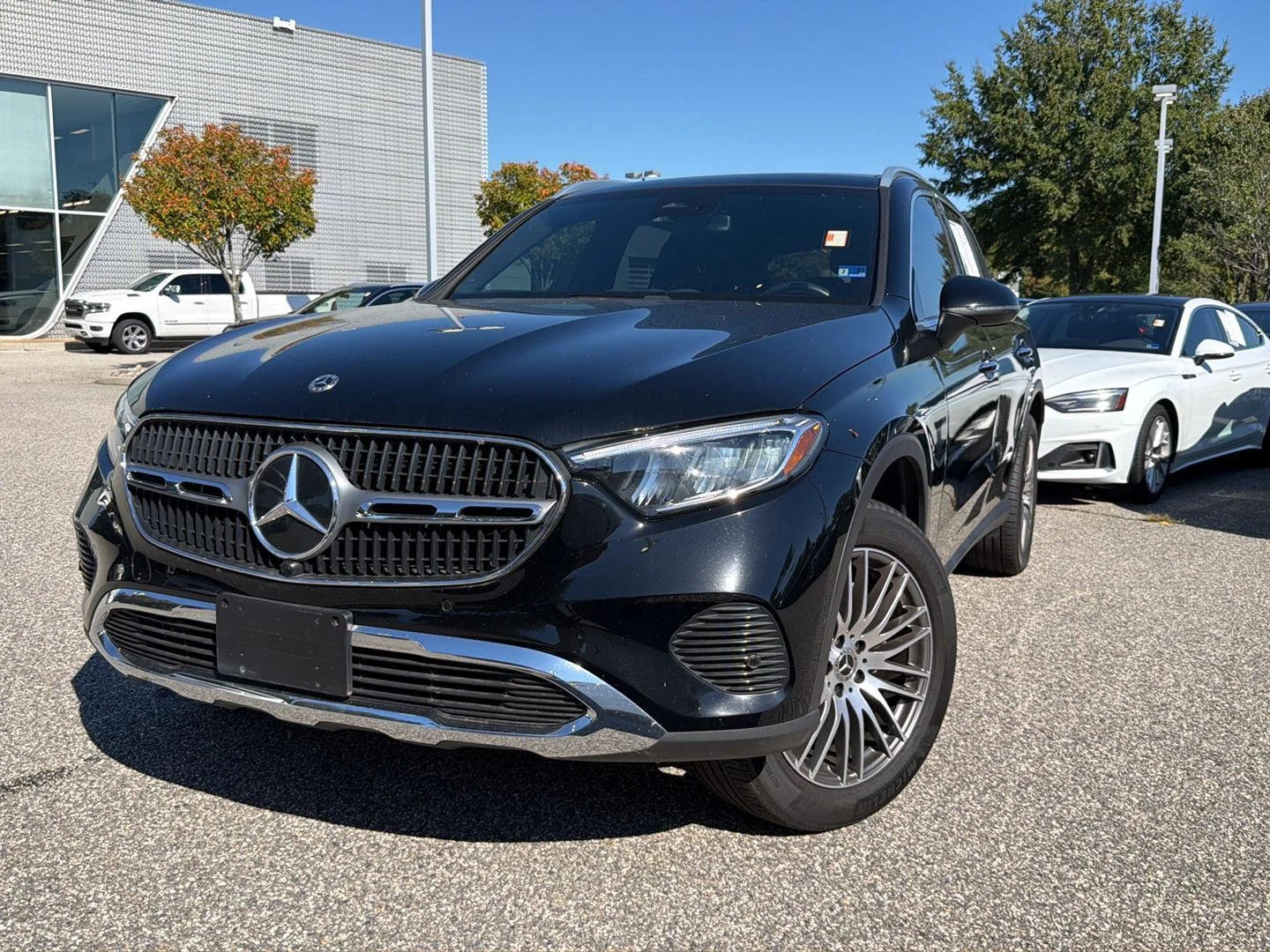 Used 2025 Black Mercedes-Benz GLC 300 image 1