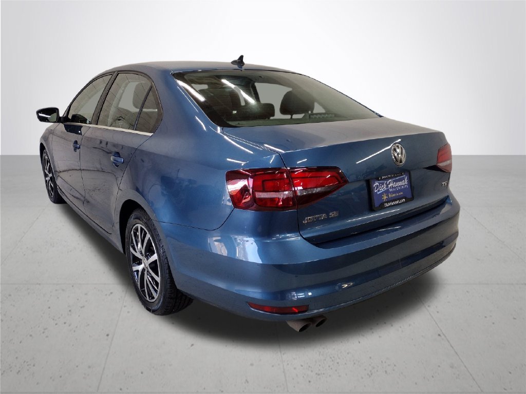 Used 2017 Silk Blue Metallic Volkswagen 1.4T SE image 11