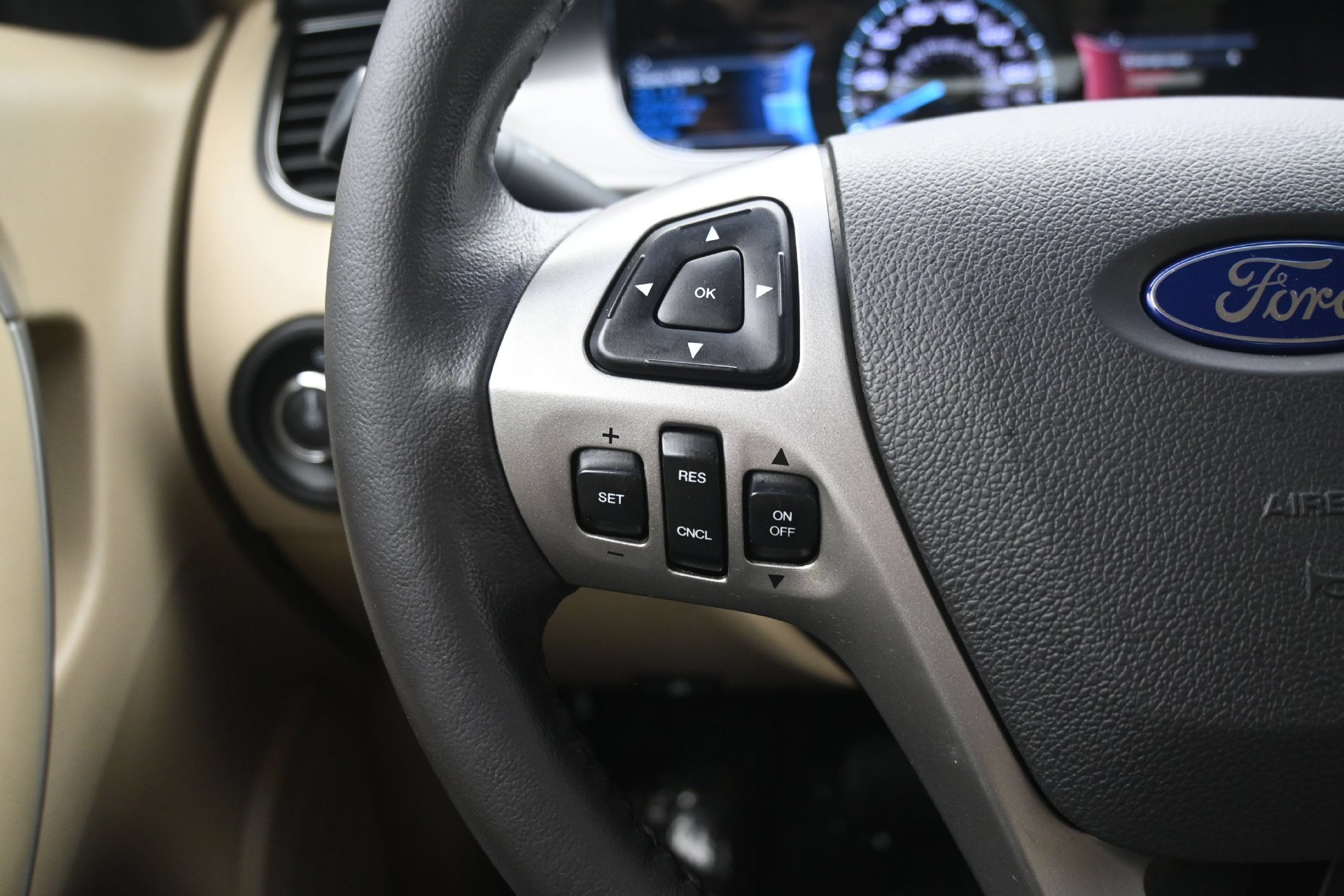 Used 2015 Ruby Red Metallic Ford SEL image 20