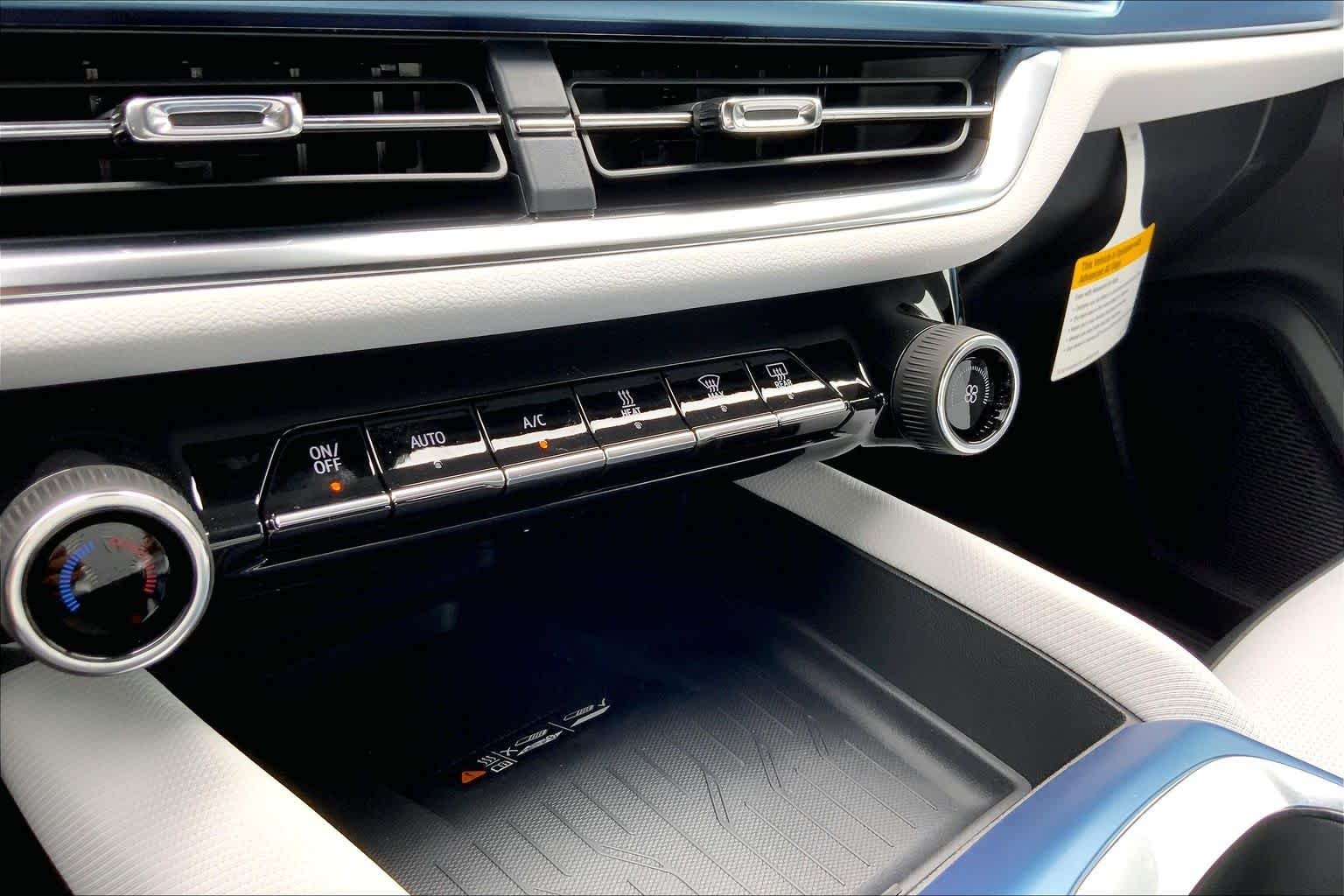 New 2026 Summit White Chevrolet LT image 19