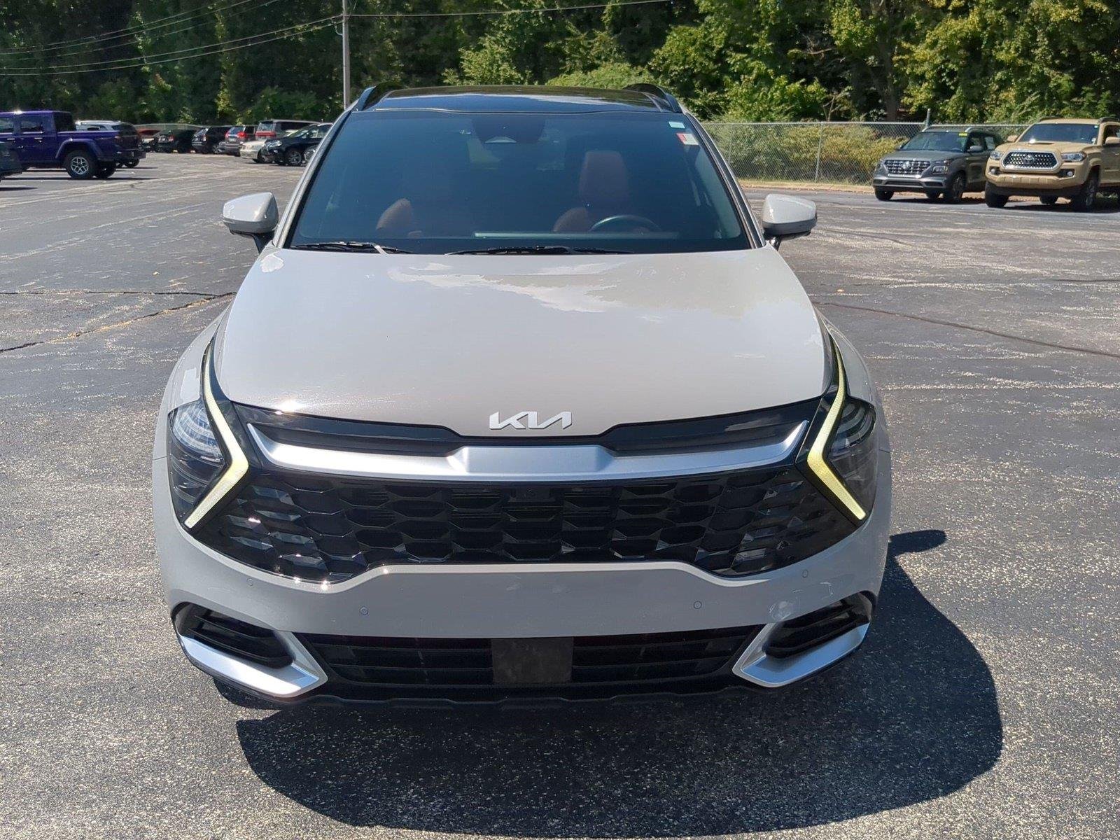 Used 2024 Wolf Gray Kia SX-Prestige image 3