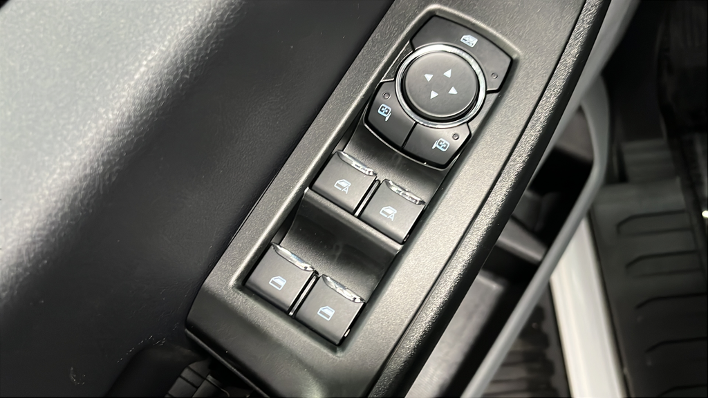Used 2025 Oxford White Ford XL image 21