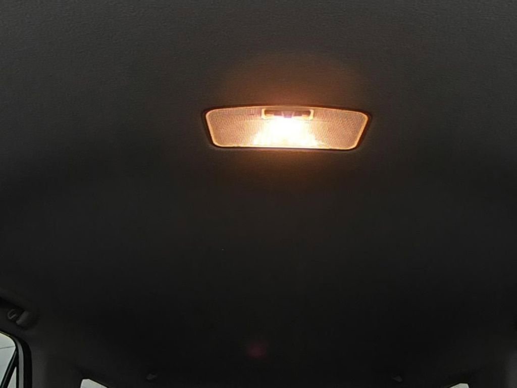 Used 2020 White Toyota SR5 image 17