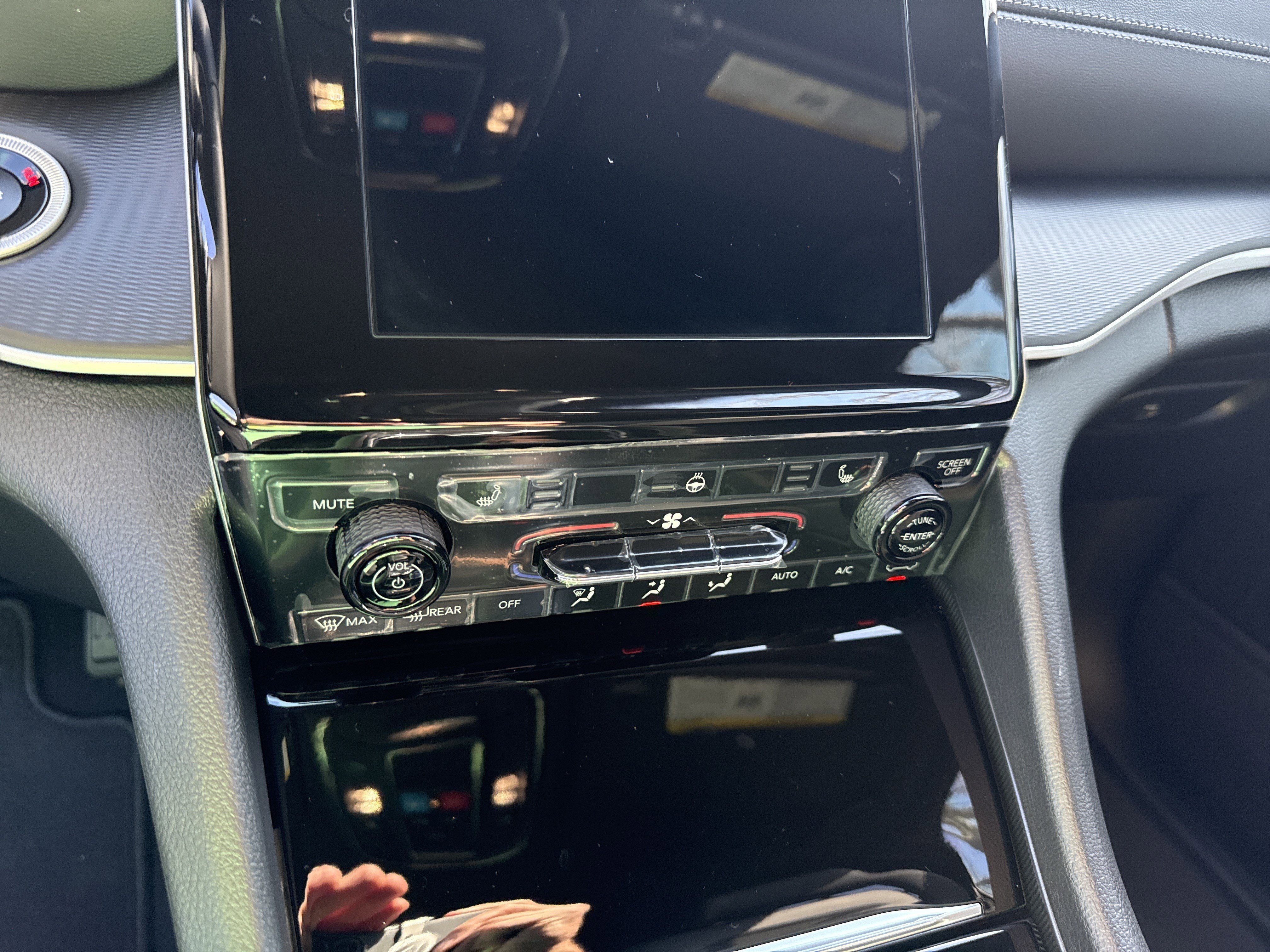 New 2025 Silver Zynith Jeep Altitude image 29