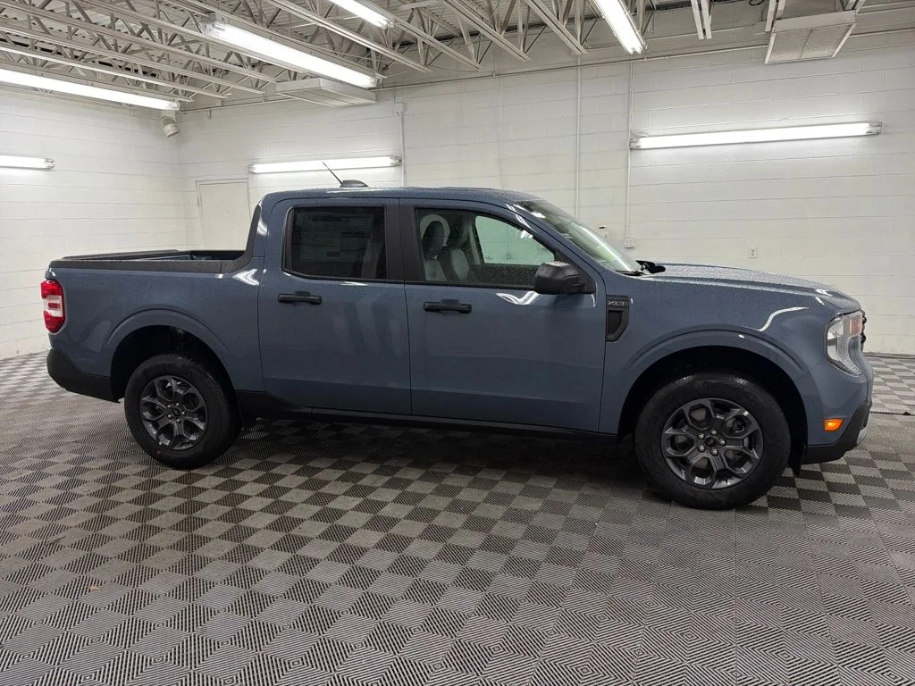 New 2026 Gray Ford XLT image 2