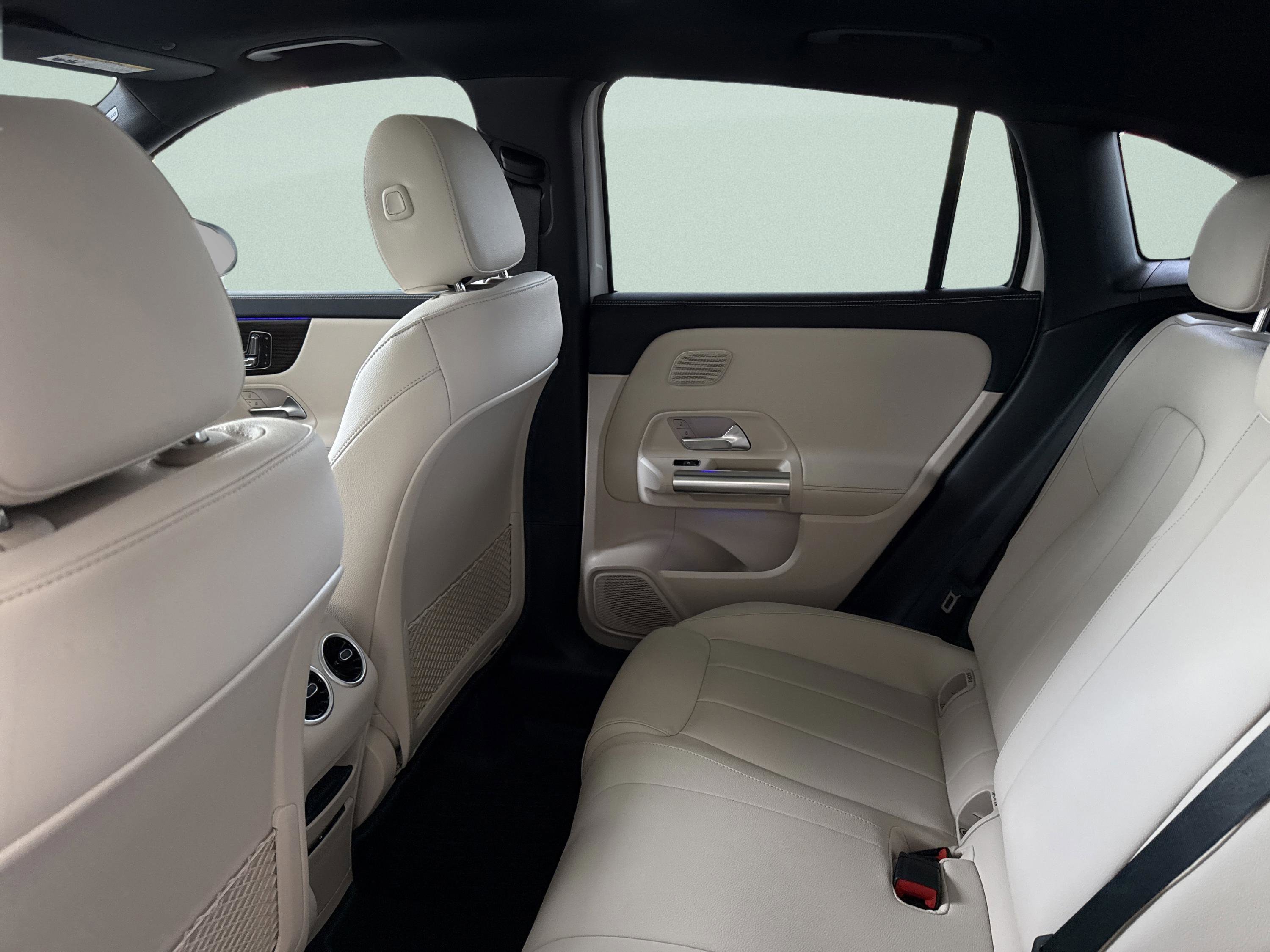 New 2026 Polar White Mercedes-Benz GLA 250 image 19