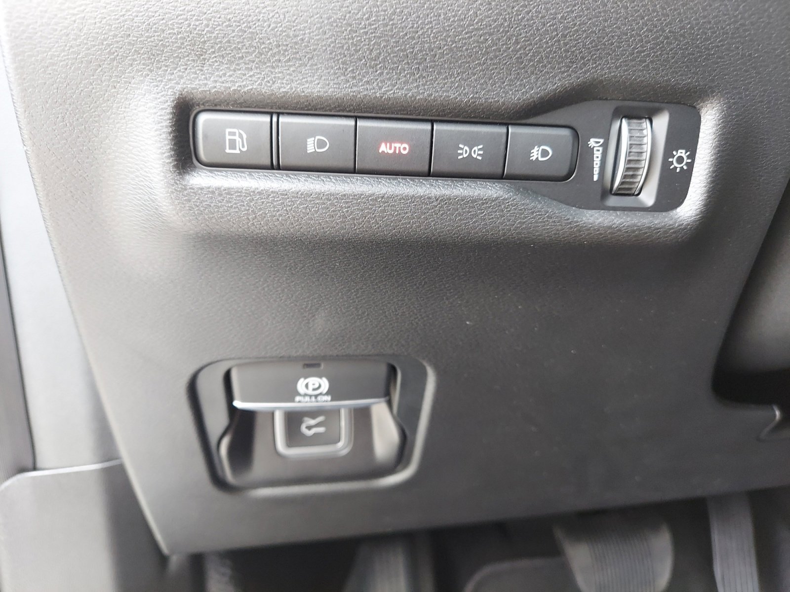 New 2026 Silver Zynith Clearcoat Jeep Laredo image 26