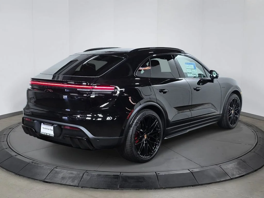 2026 Porsche Macan GTS - Photo 7