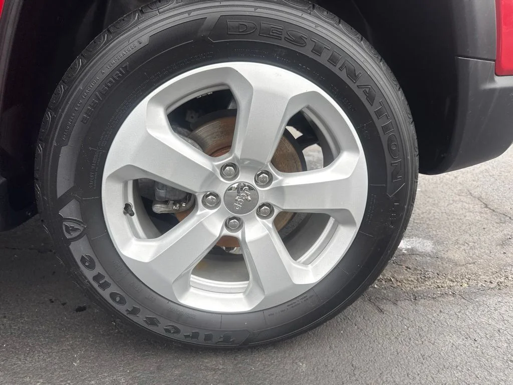 Certified Used 2020 Red Jeep Latitude image 35
