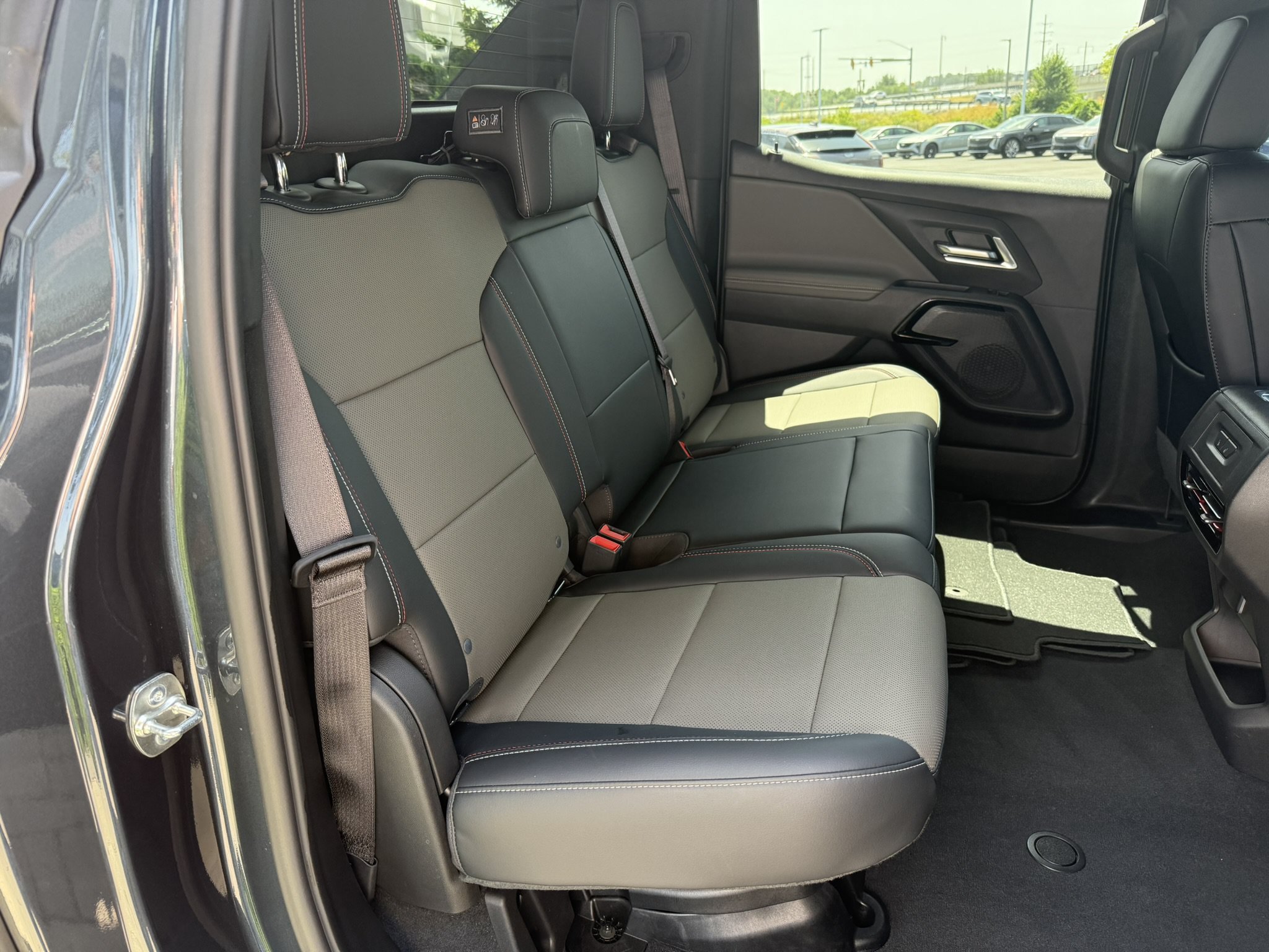 Used 2026 Blue Smoke Metallic Chevrolet Trail Boss - Extended Range image 23