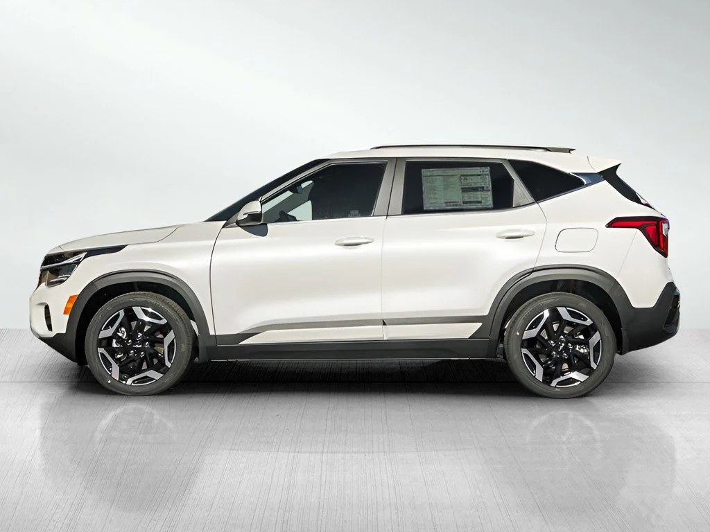 New 2026 Snow White Pearl Kia SX AWD image 4